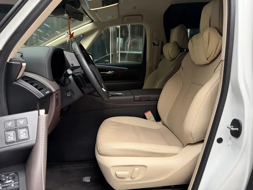 Toyota Vellfire — фото 4