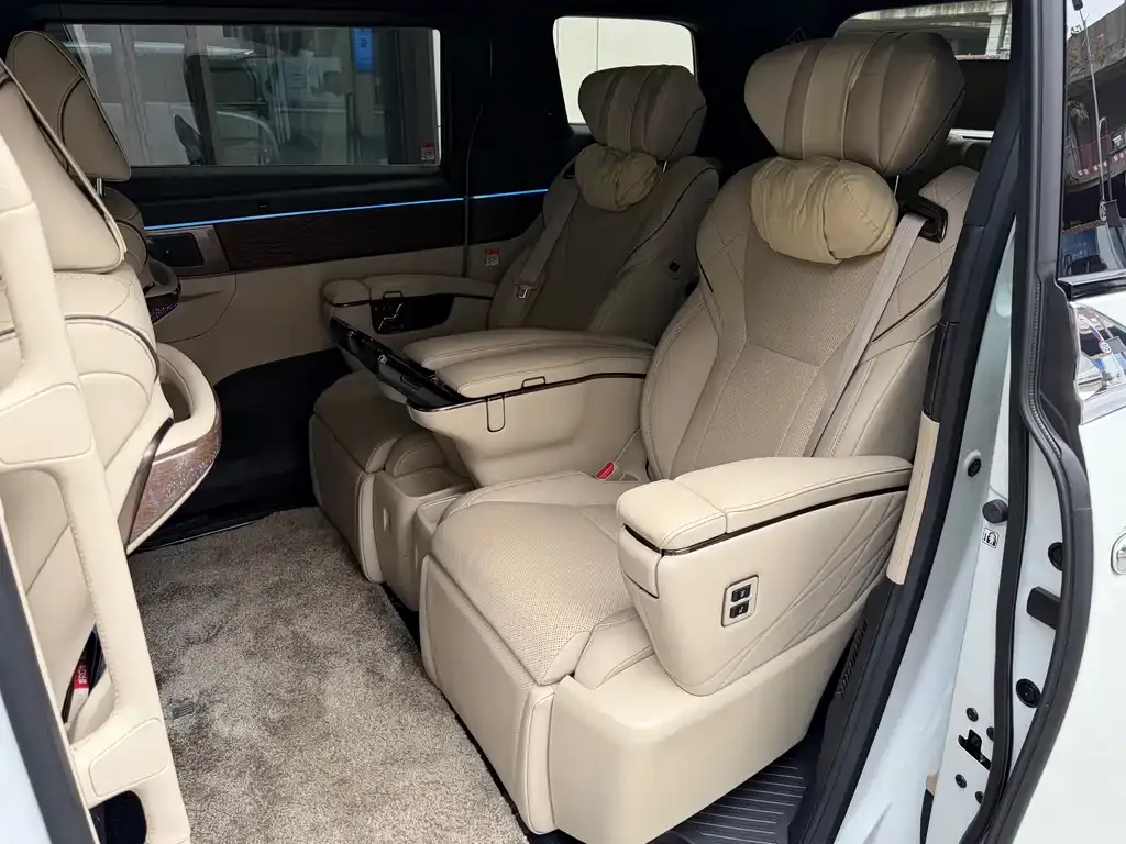 Toyota Vellfire — фото 7