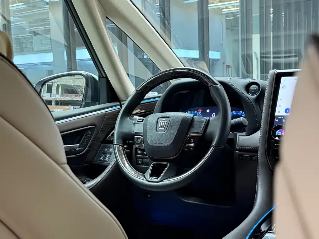 Toyota Vellfire — фото 5