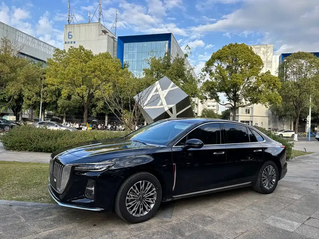Hongqi H5 — фото 1