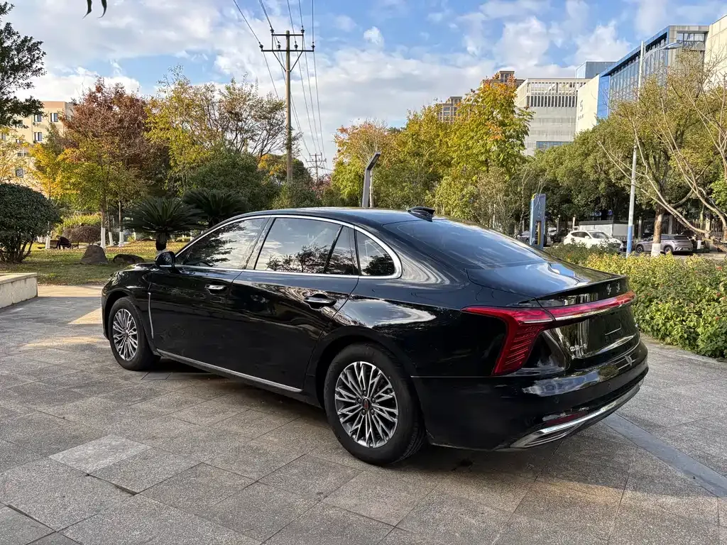 Hongqi H5 — фото 6
