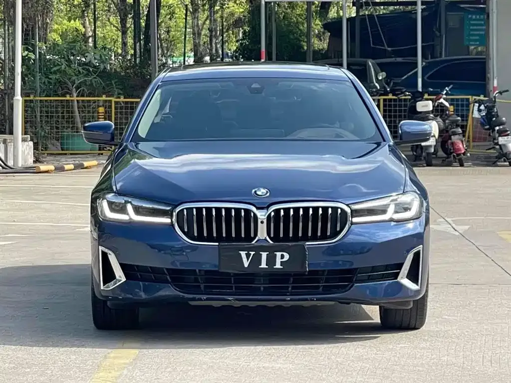 BMW 5 Series — фото 1