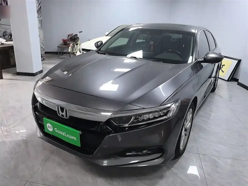 Honda Accord — фото 10