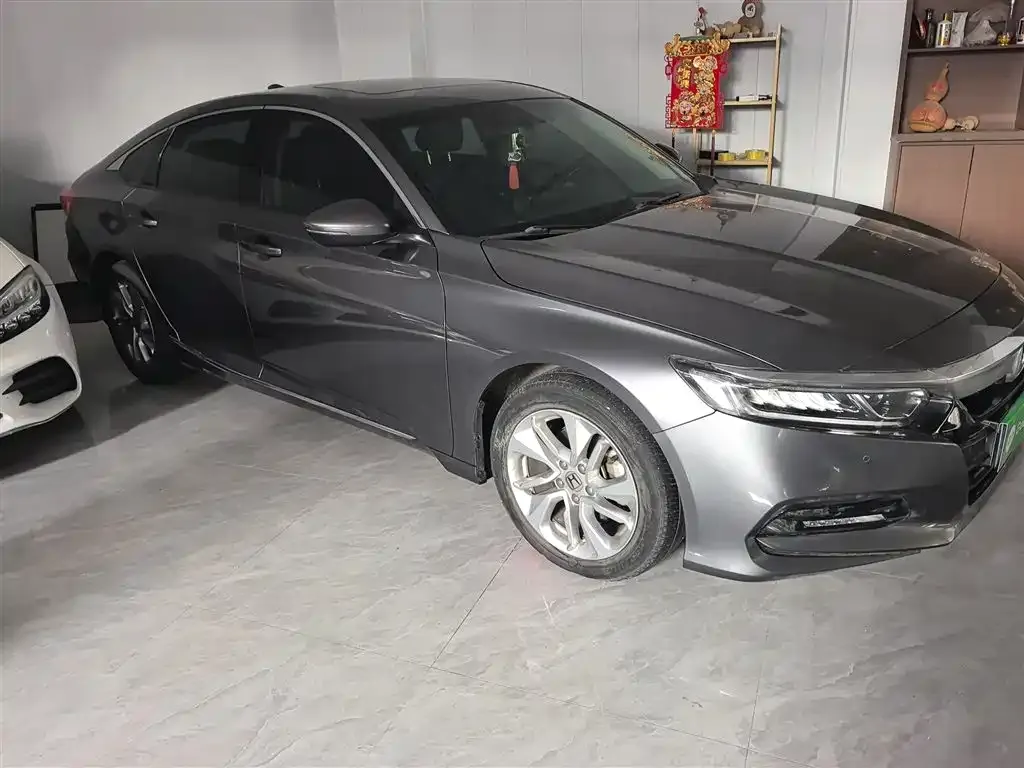 Honda Accord — фото 9