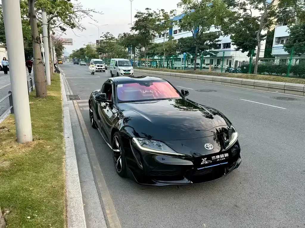 Toyota Supra — фото 1