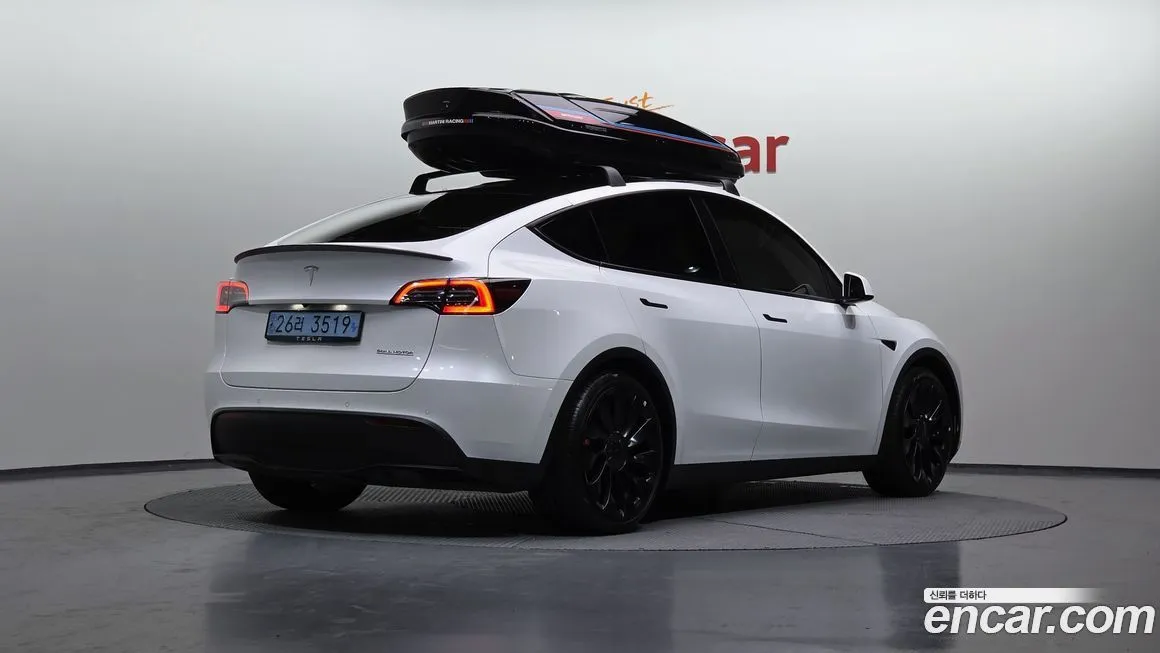 Tesla Model Y — фото 2