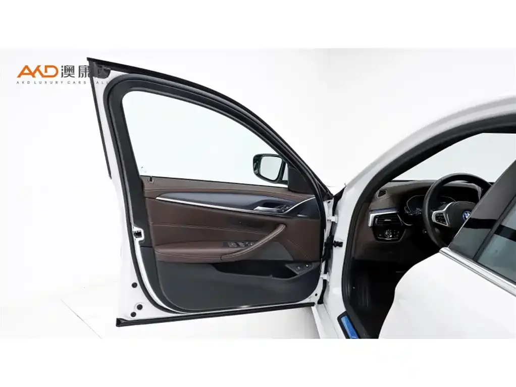 BMW 5 Series New Energy — фото 5