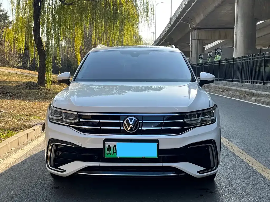 Volkswagen Tiguan L New Energy — фото 2