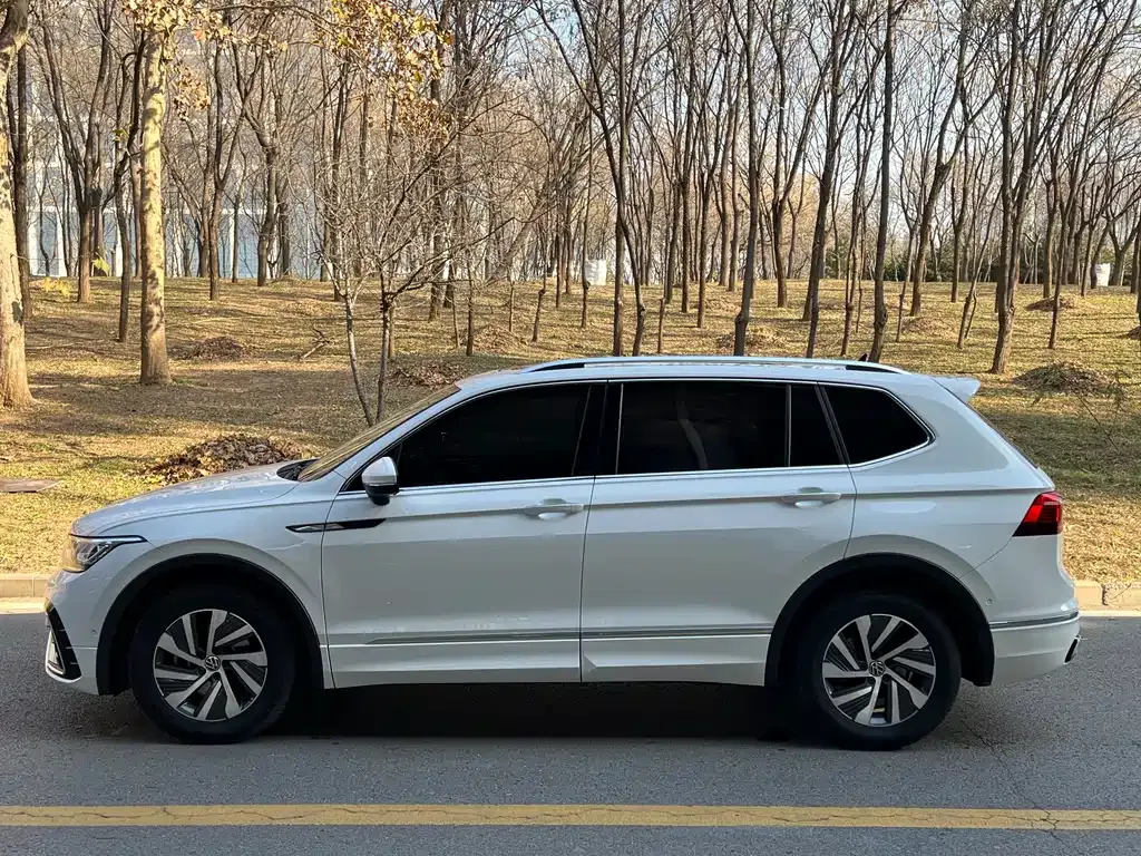 Volkswagen Tiguan L New Energy — фото 3