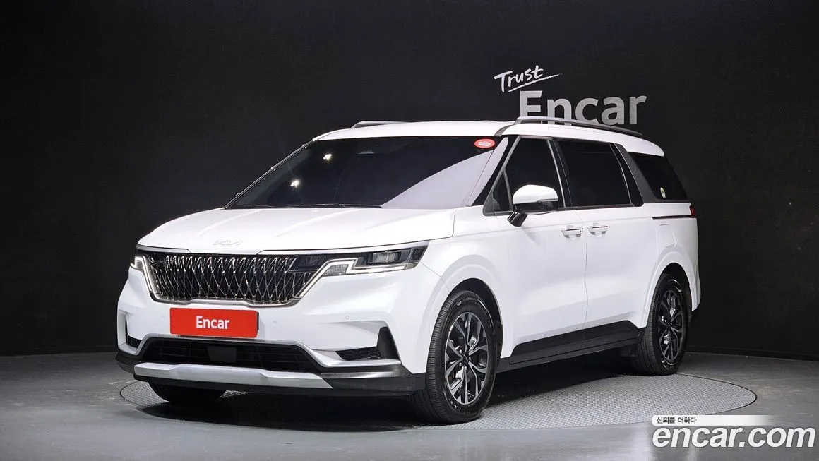 Kia Carnival — фото 1