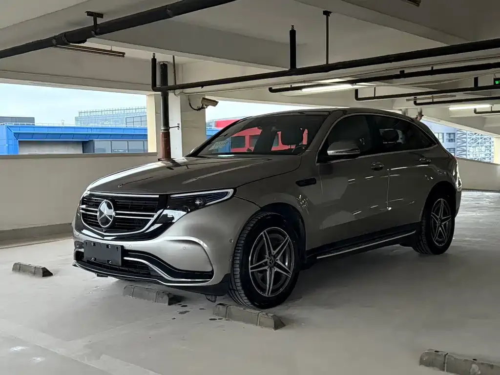 Mercedes-Benz EQC — фото 1