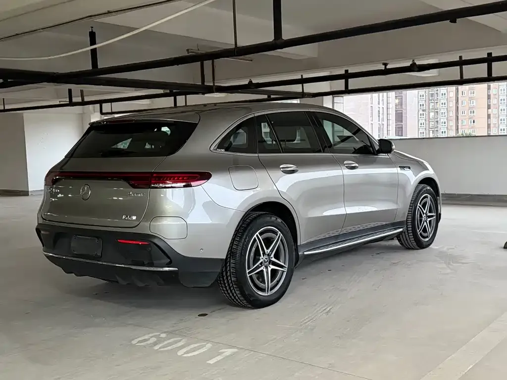 Mercedes-Benz EQC — фото 4