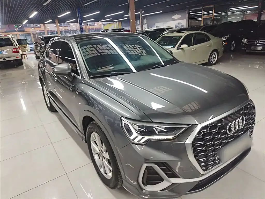 Audi Q3 Sportback — фото 10