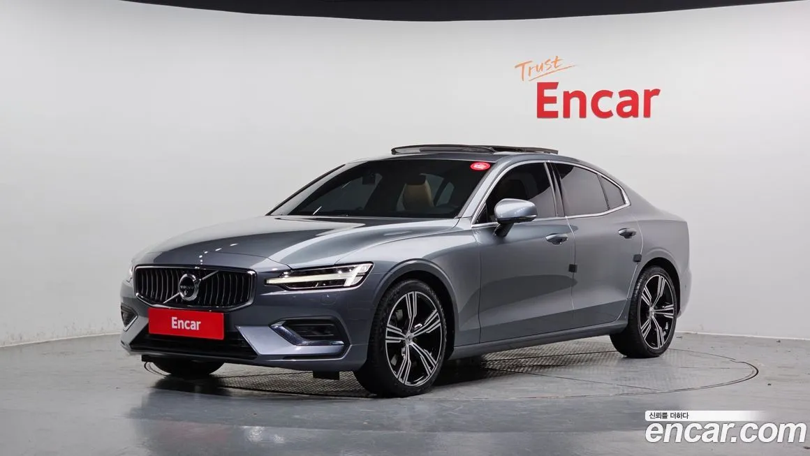 Volvo S60 — фото 1