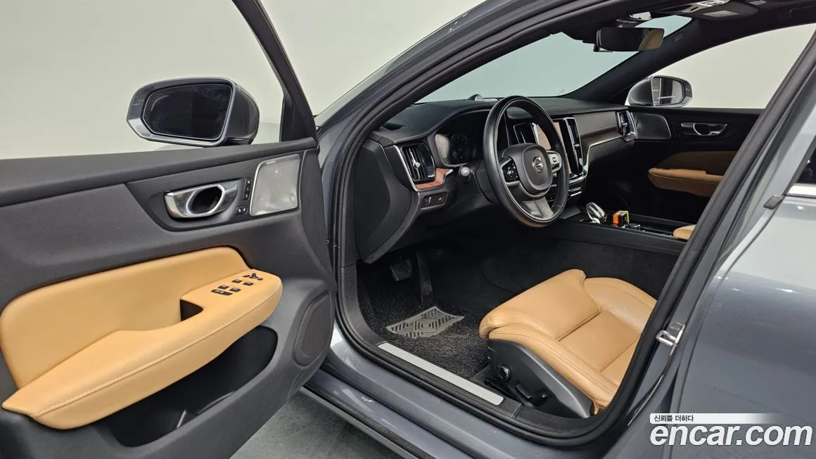 Volvo S60 — фото 10