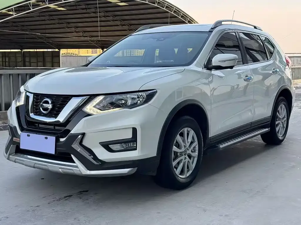 Nissan X-Trail — фото 1