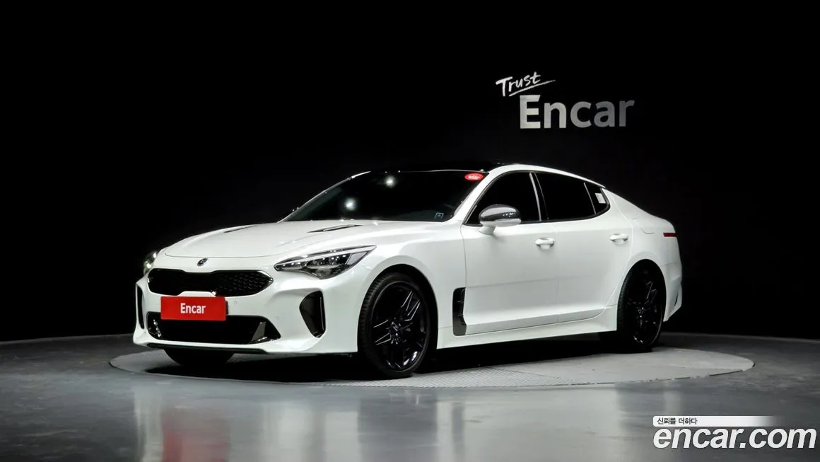 Kia Stinger — фото 1