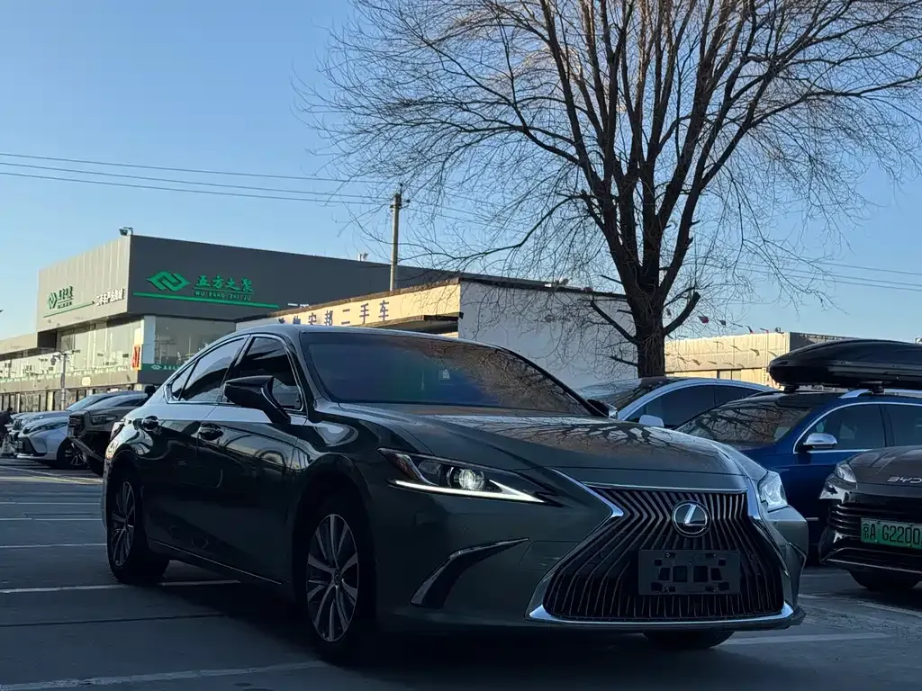 Lexus ES — фото 3