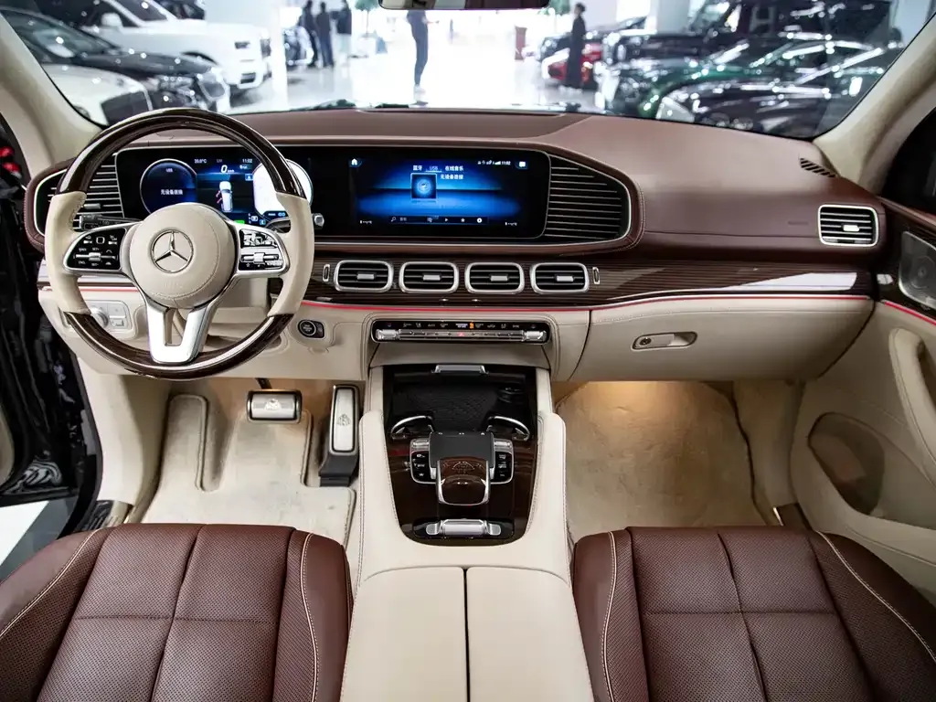Mercedes-Benz GLS — фото 8
