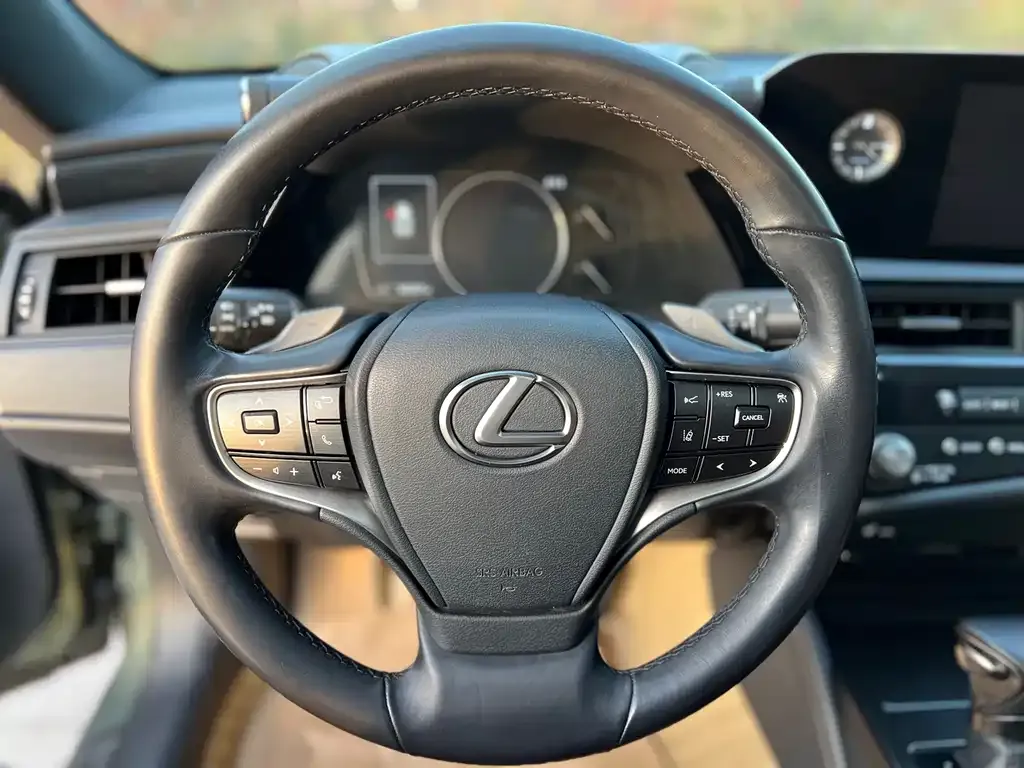 Lexus ES — фото 6