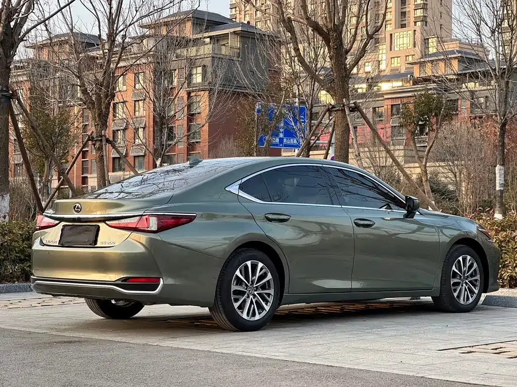 Lexus ES — фото 9