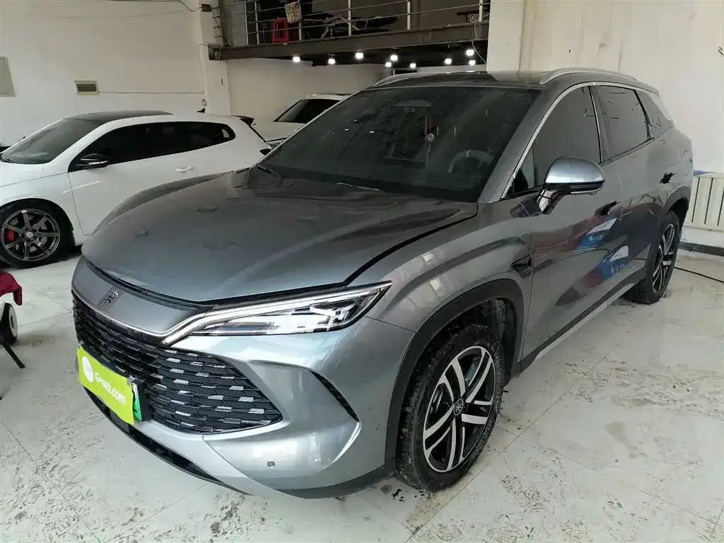BYD L DM-i — фото 1