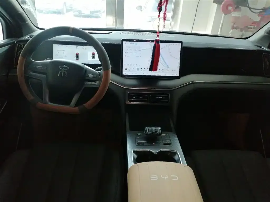 BYD L DM-i — фото 2