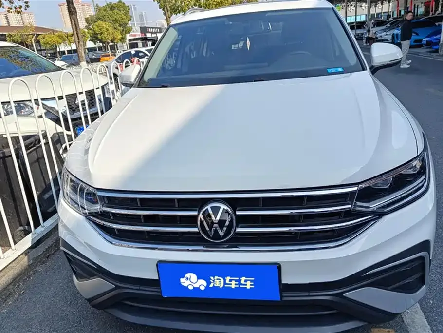 Volkswagen Tiguan L — фото 2