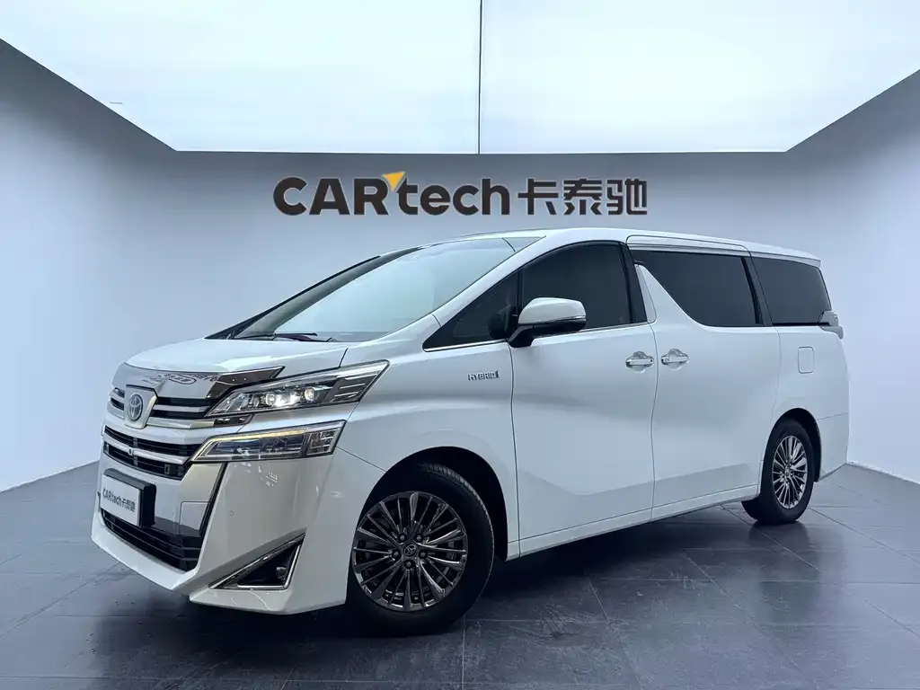Toyota Vellfire — фото 1