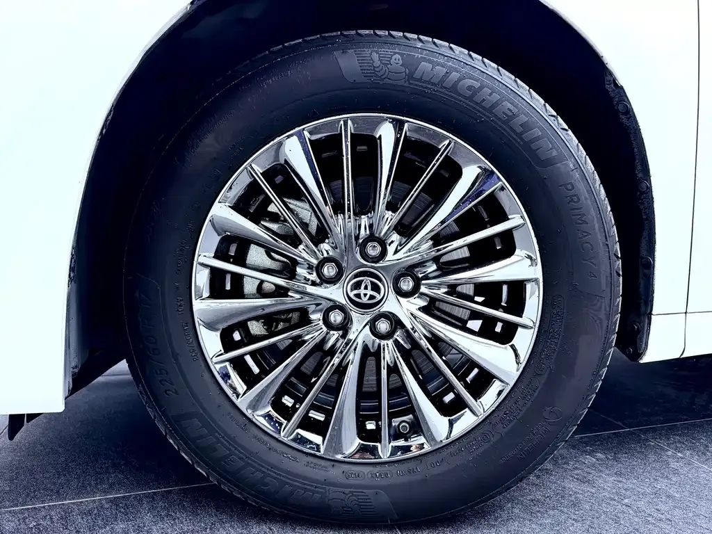 Toyota Vellfire — фото 10