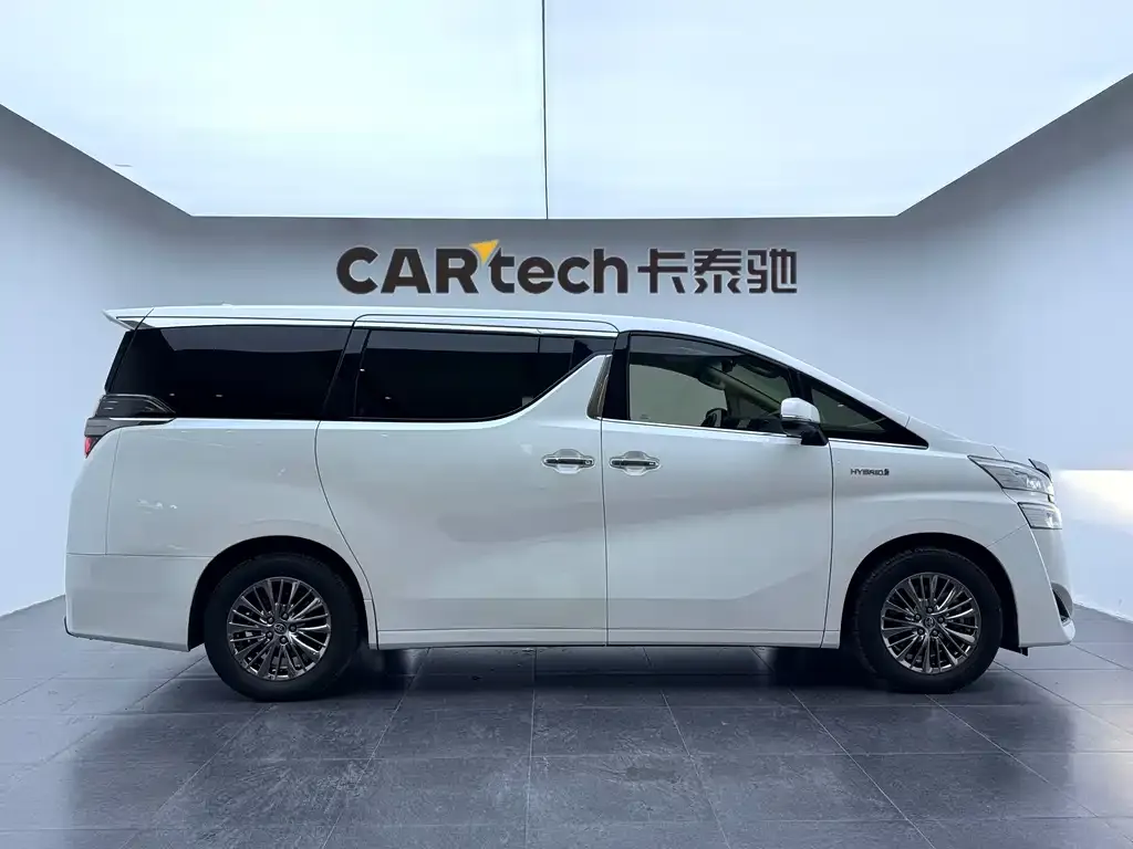 Toyota Vellfire — фото 4