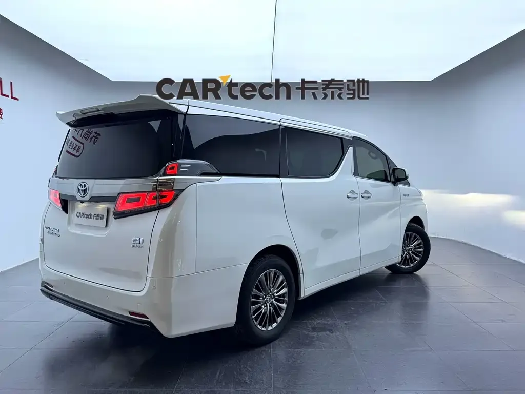 Toyota Vellfire — фото 5