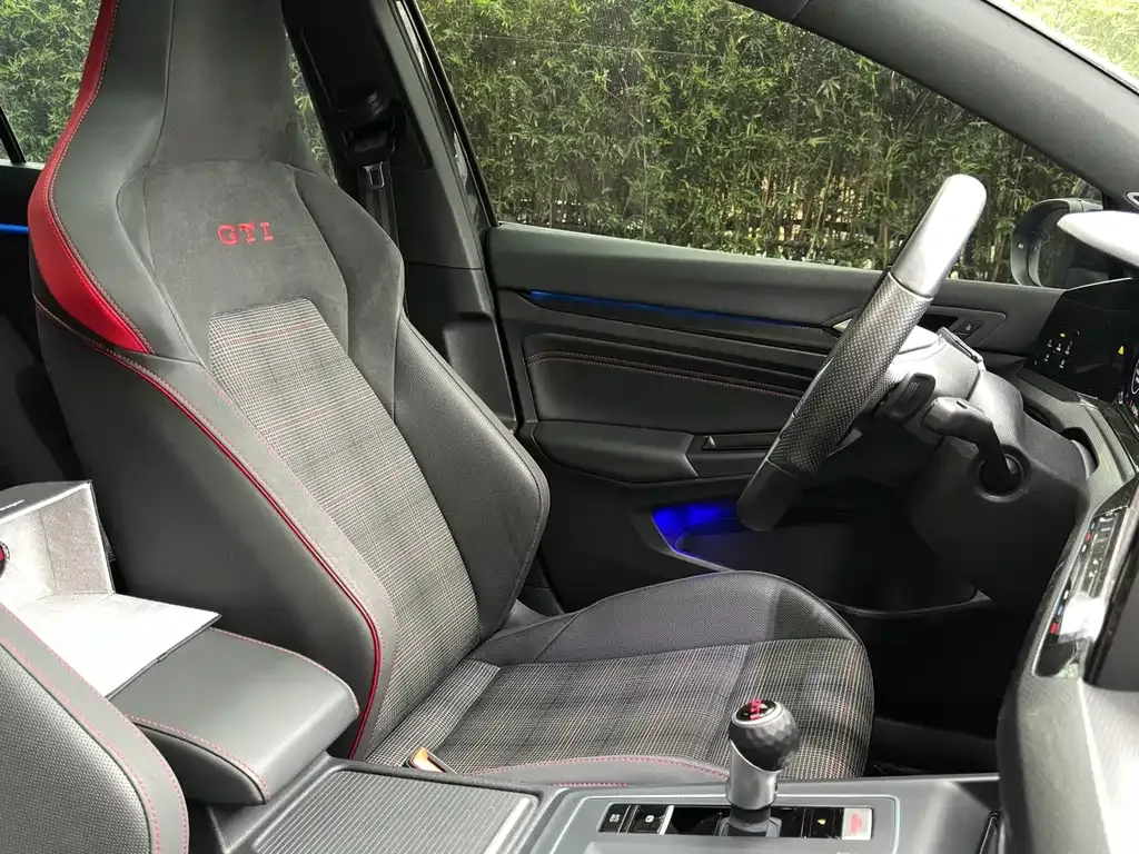 Volkswagen Golf GTI — фото 4
