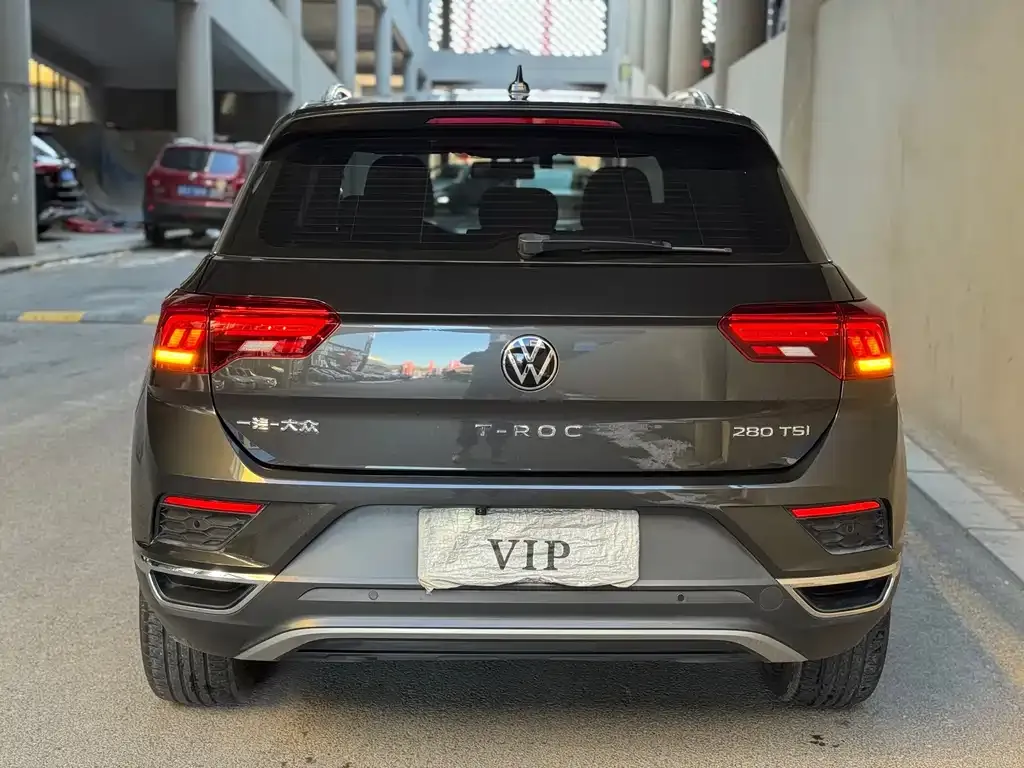 Volkswagen T-Roc — фото 2