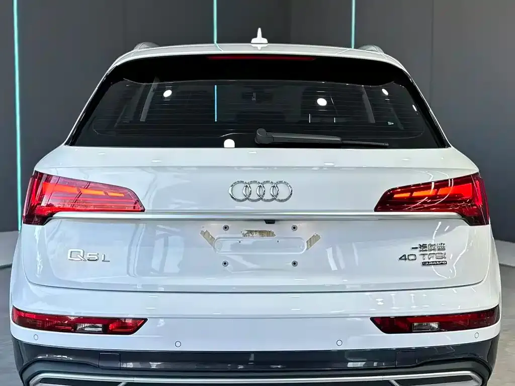 Audi Q5L — фото 2