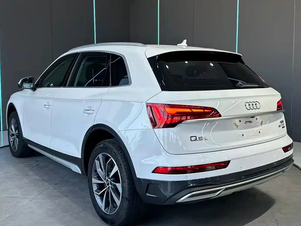 Audi Q5L — фото 3