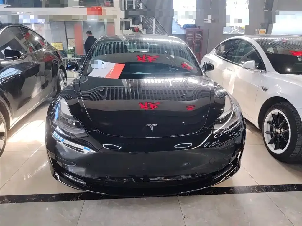 Tesla Model 3 — фото 10