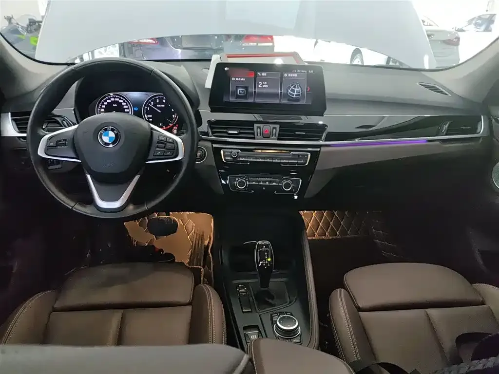 BMW X1 — фото 9