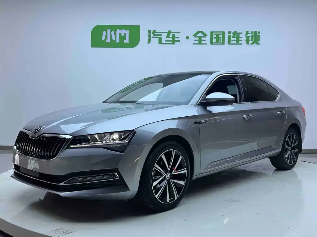 Skoda Superb — фото 1