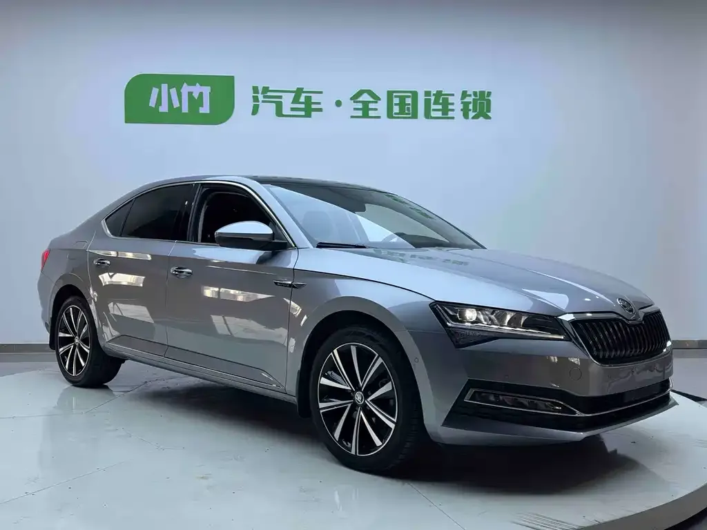 Skoda Superb — фото 4