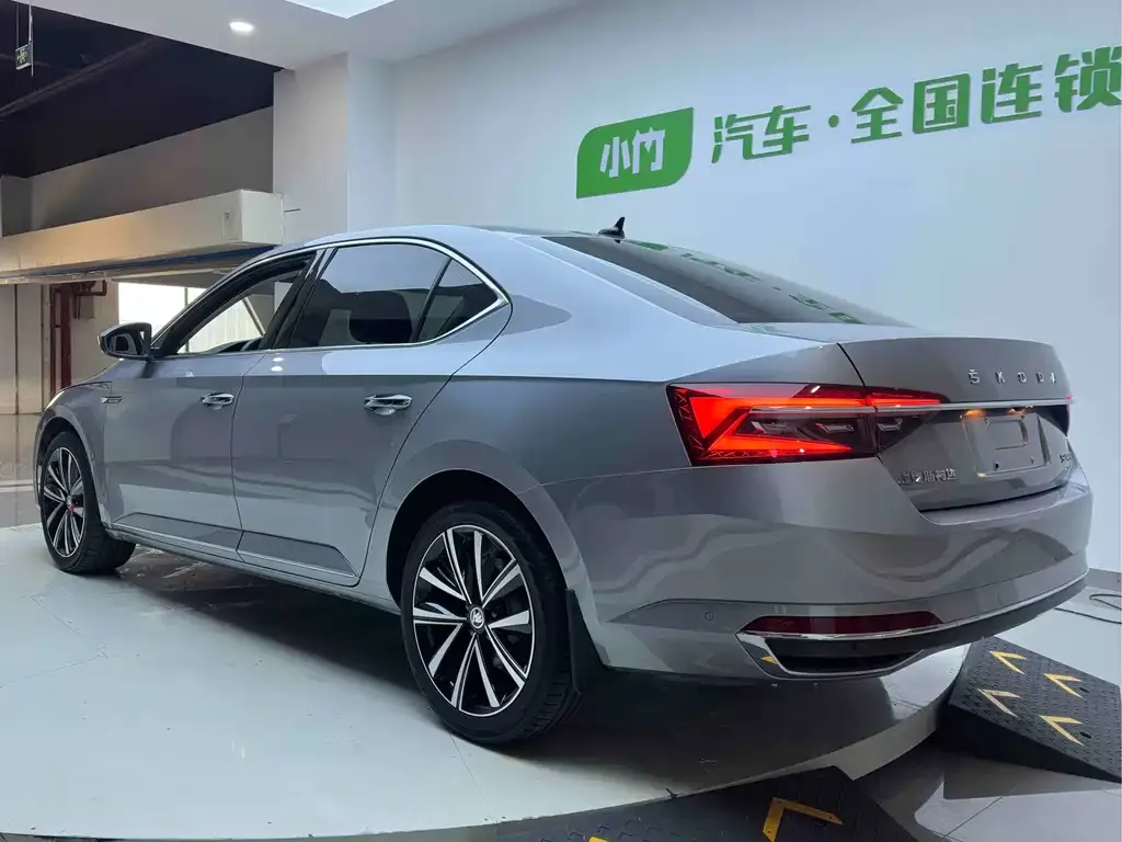 Skoda Superb — фото 6