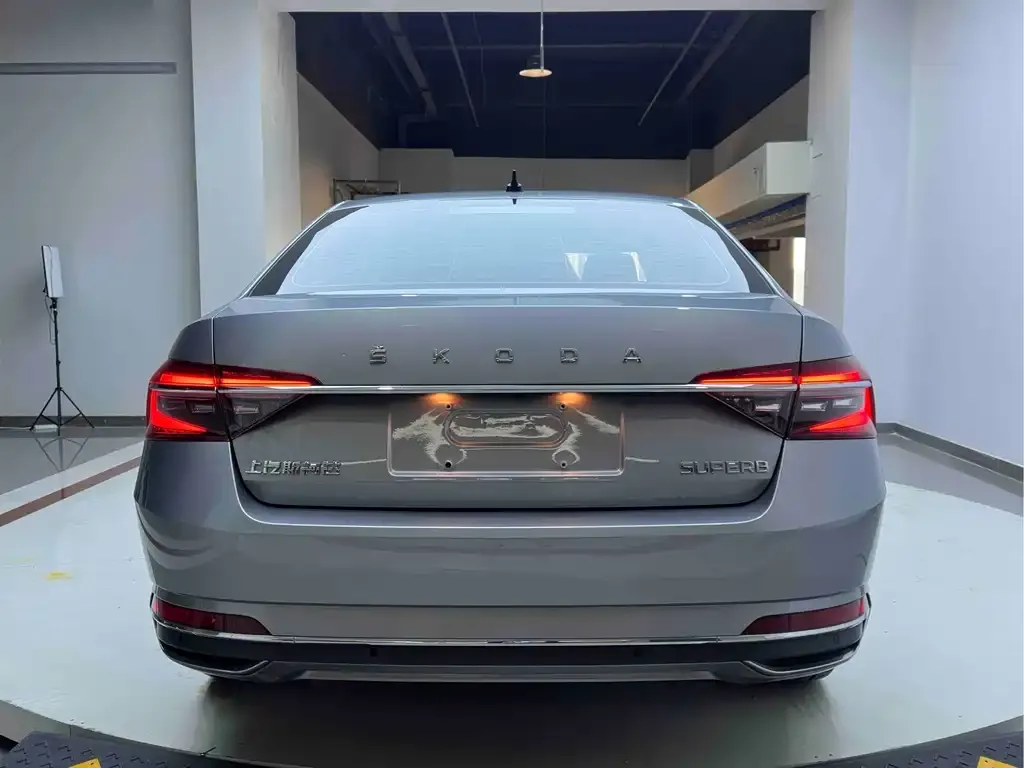 Skoda Superb — фото 5