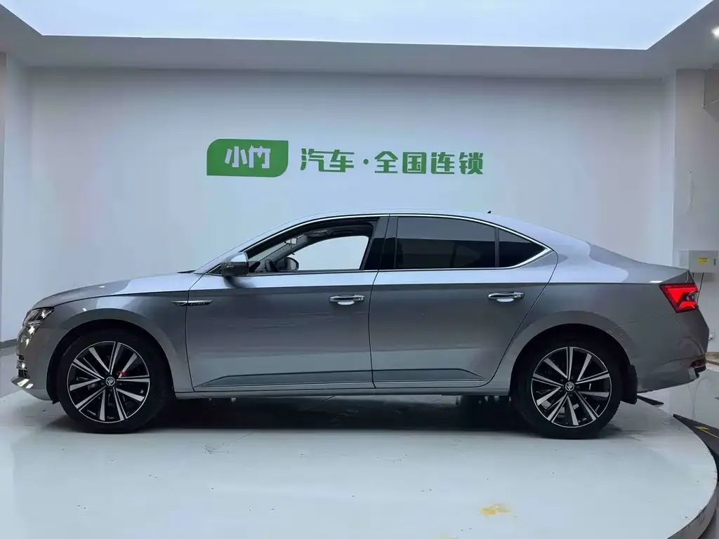 Skoda Superb — фото 10