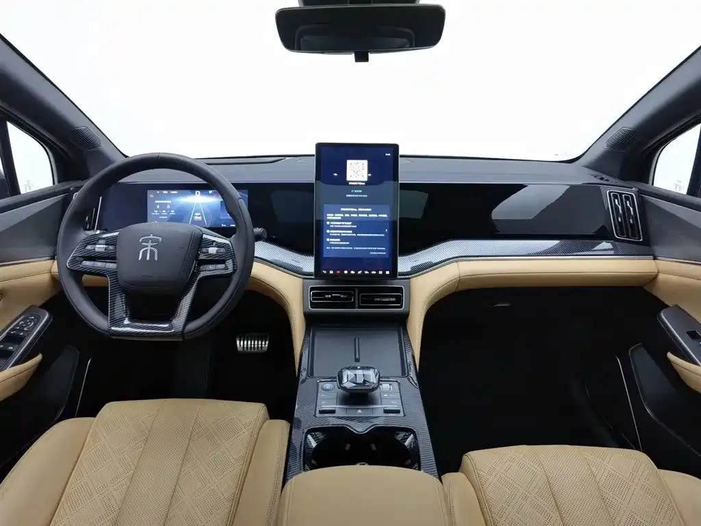 BYD L DM-i — фото 8