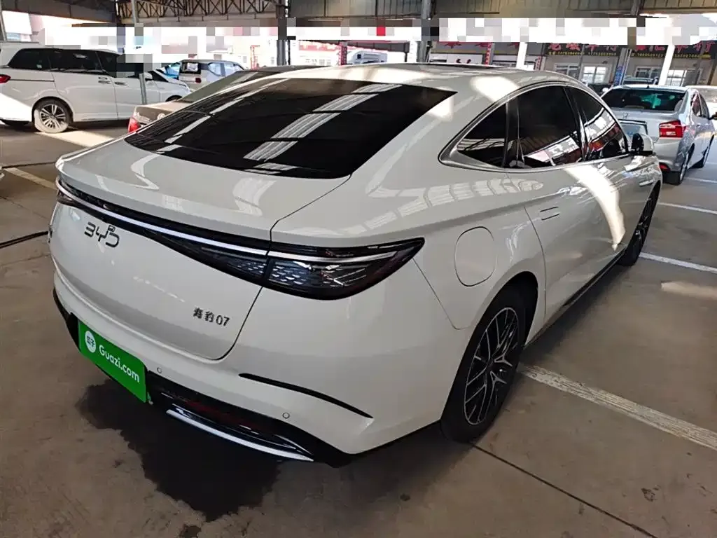 BYD Seal 07 DM-i — фото 10