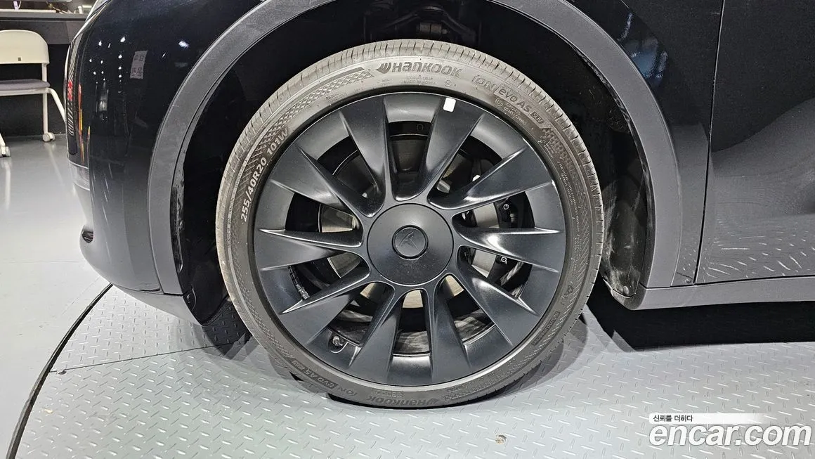 Tesla Model Y — фото 7