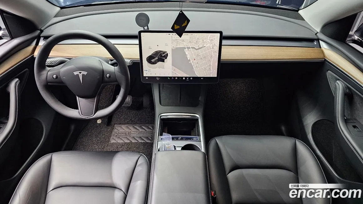 Tesla Model Y — фото 9