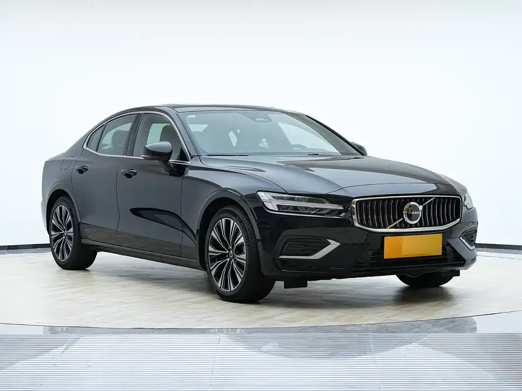 Volvo S60 — фото 8