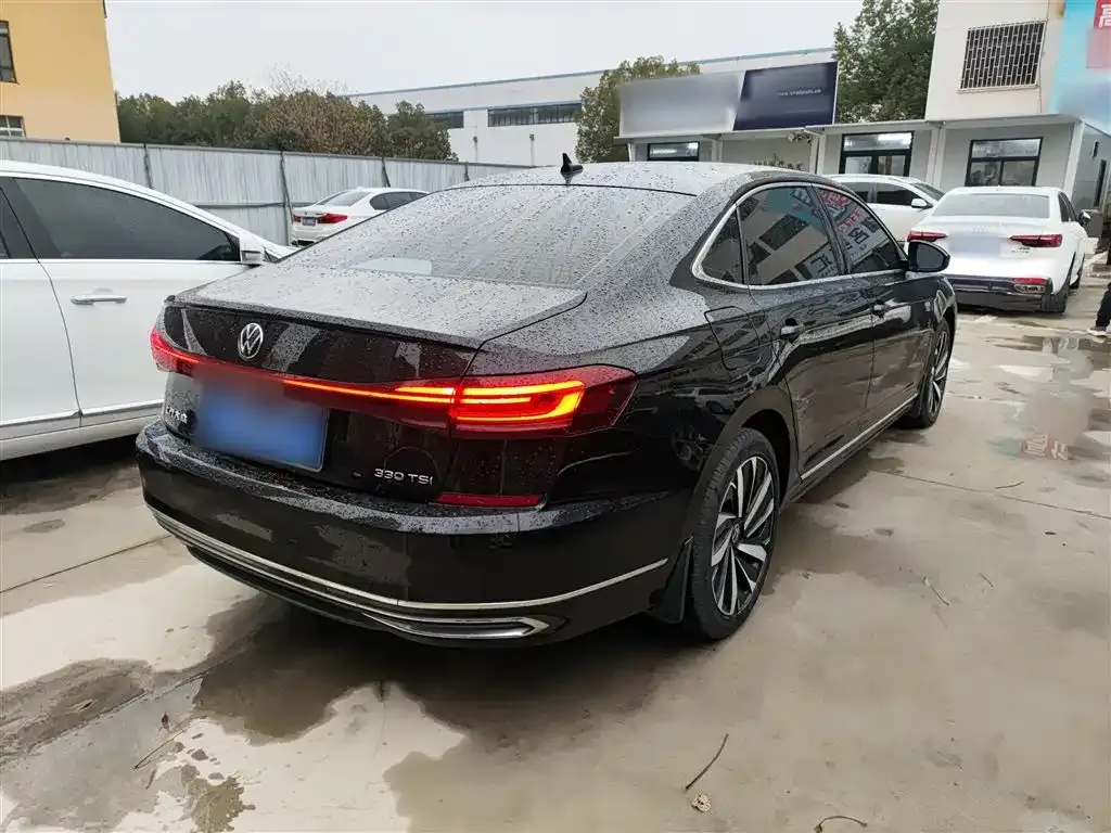 Volkswagen Passat — фото 7