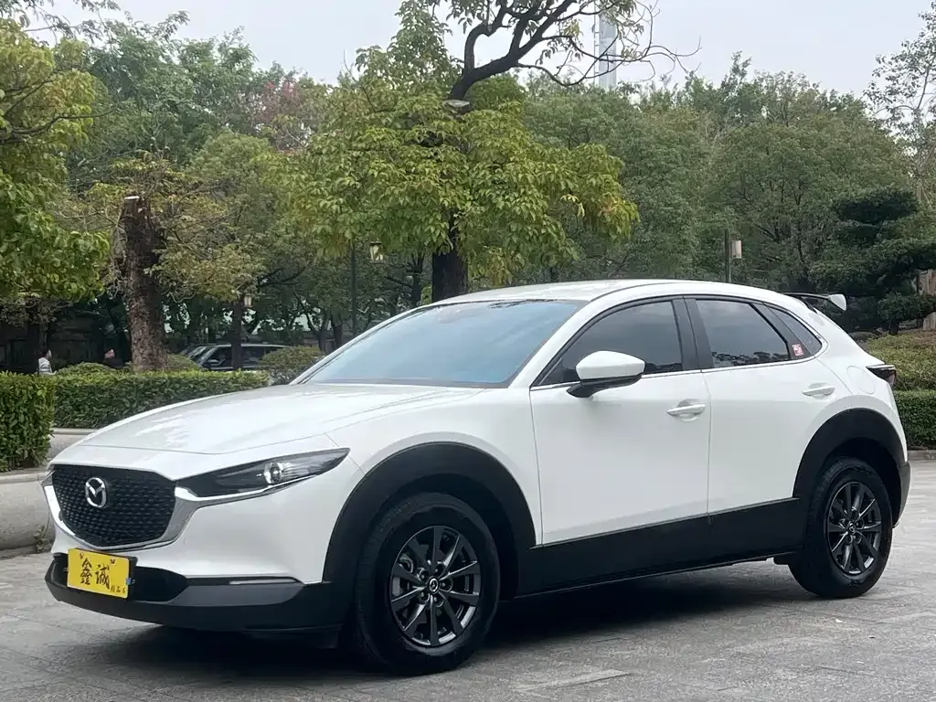 Mazda CX-30 — фото 1